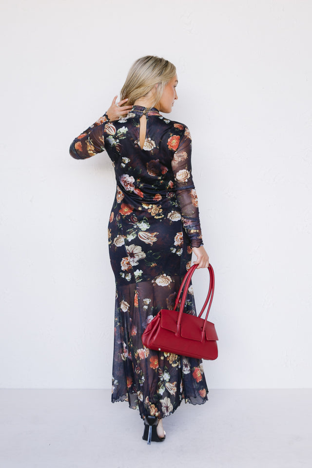 black-floral-maxi-dress-6_640x_crop_center.jpg